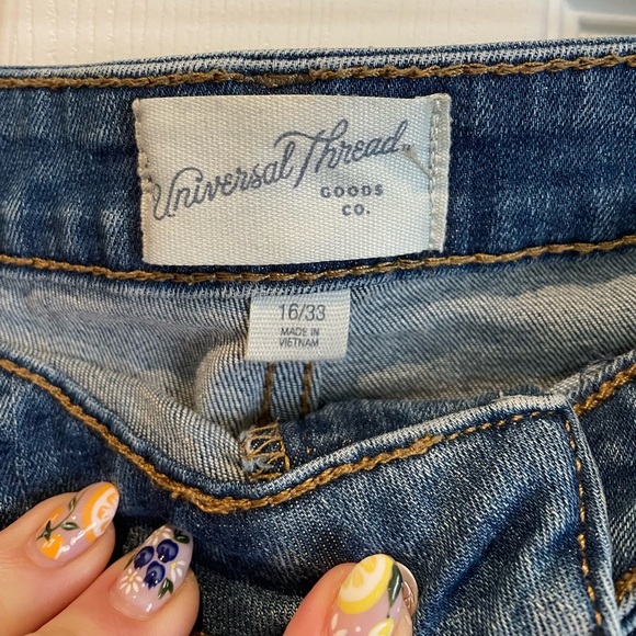 Women’s Jean shorts - Picture 2 of 3